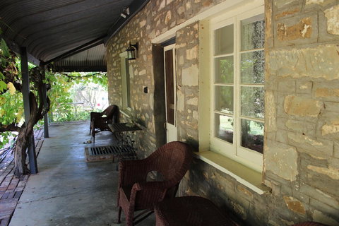 Hillside Cottage - Accommodation Mermaid Beach 0