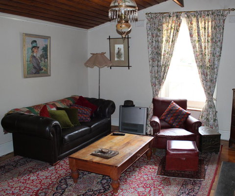 Hillside Cottage - Accommodation Mermaid Beach 1