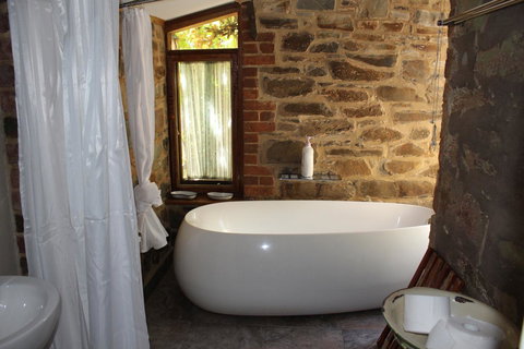 Hillside Cottage - Accommodation Mermaid Beach 6