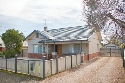 29 Jane - Accommodation Mermaid Beach 9