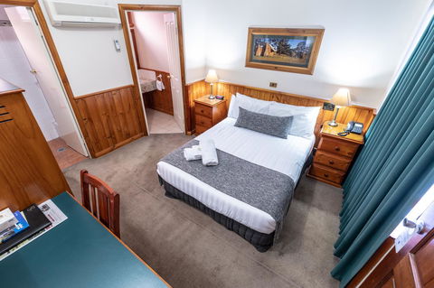 Astor Inn - Accommodation Mermaid Beach 2