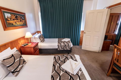 Astor Inn - Accommodation Mermaid Beach 11