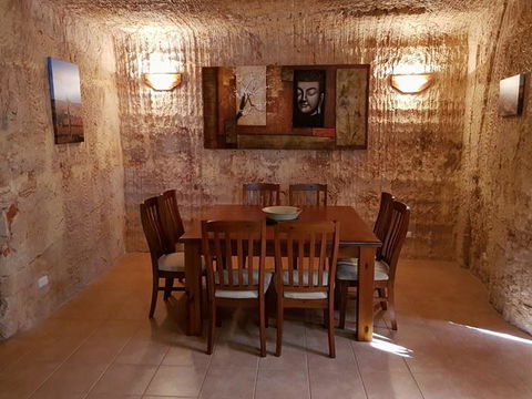 Zen Underground B&B - Accommodation Mermaid Beach 18