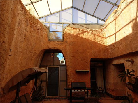 Zen Underground B&B - Accommodation Mermaid Beach 8