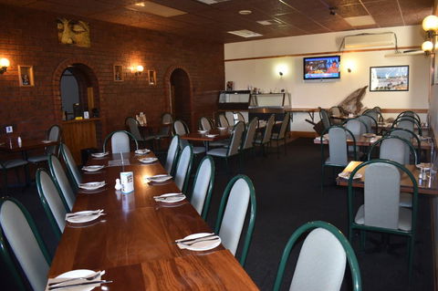 Commercial Hotel Morgan - Accommodation Mermaid Beach 6