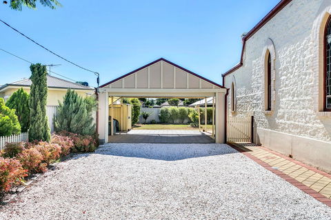 \'THE CHURCH\' Guest Home, Gawler Barossa Region - Accommodation Mermaid Beach 11
