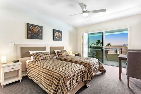 Pacific Blue 278-265 Sandy Pt Rd- Dual Key Access, Wifi, Linen And Air Conditioning - Accommodation Mermaid Beach 9
