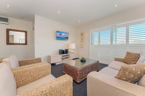 Pacific Blue 278-265 Sandy Pt Rd- Dual Key Access, Wifi, Linen And Air Conditioning - Accommodation Mermaid Beach 4