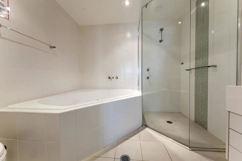 Pacific Blue 278-265 Sandy Pt Rd- Dual Key Access, Wifi, Linen And Air Conditioning - Accommodation Mermaid Beach 11