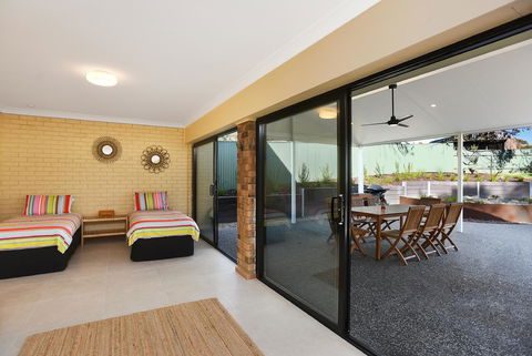 Port Of Call - Port Willunga - C21 SouthCoast Holidays - Accommodation Mermaid Beach 22