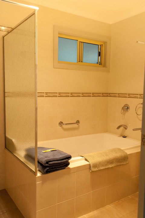 Admirals Inn - Accommodation Mermaid Beach 10