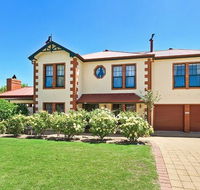 Wine and Roses Bed and Breakfast - Accommodation Mermaid Beach