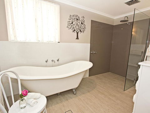 Queen's Cottage Barossa Valley - Accommodation Mermaid Beach 1