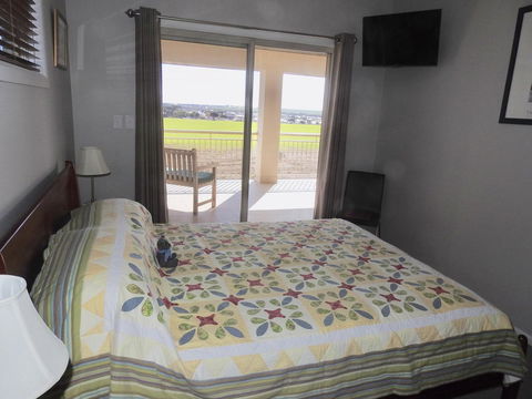 Rezare House Bed & Breakfast - Accommodation Mermaid Beach 13