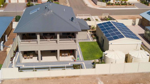 Rezare House Bed & Breakfast - Accommodation Mermaid Beach 2