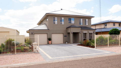 Rezare House Bed & Breakfast - Accommodation Mermaid Beach 0