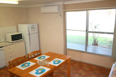 Lake Edge Apartments - Accommodation Mermaid Beach 14