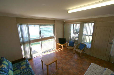 Lake Edge Apartments - Accommodation Mermaid Beach 10