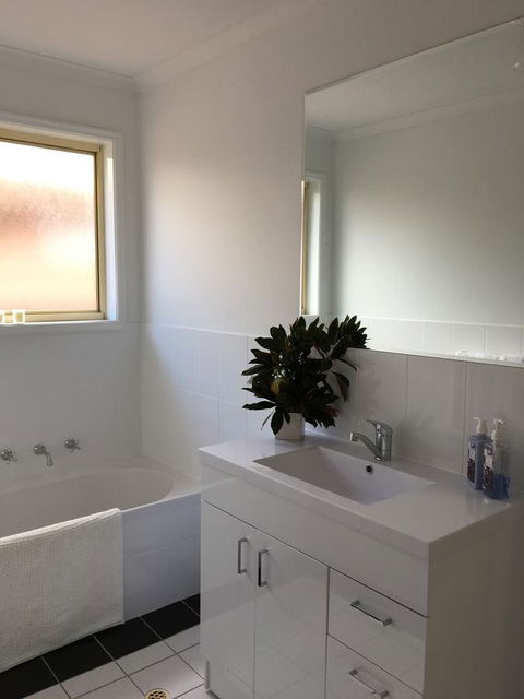 Windsor Gardens Home - Accommodation Mermaid Beach 11