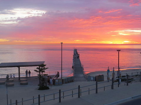McCloud House - Accommodation Mermaid Beach 6