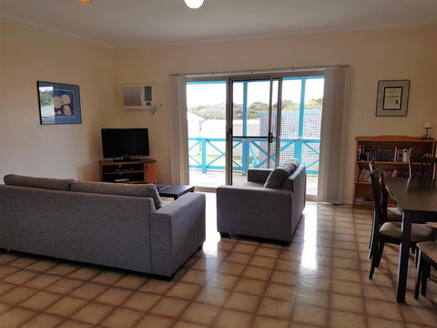 Marion Bay Holiday Villas - Accommodation Mermaid Beach 1