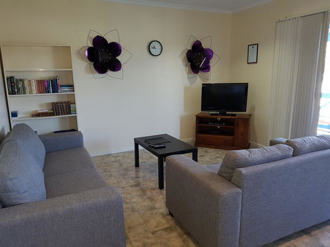 Marion Bay Holiday Villas - Accommodation Mermaid Beach 11