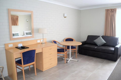 Bathurst Motor Inn - Accommodation Mermaid Beach 9