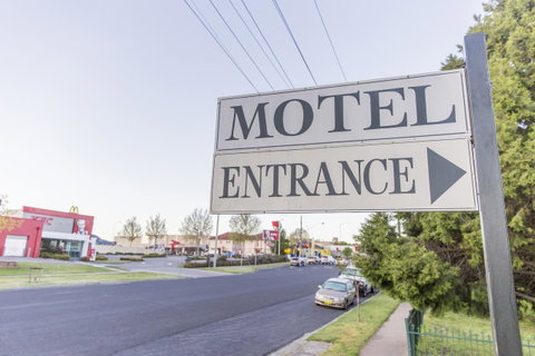 Bathurst Motor Inn - Accommodation Mermaid Beach 35