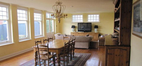 Gainsborough Cottage - Accommodation Mermaid Beach 7