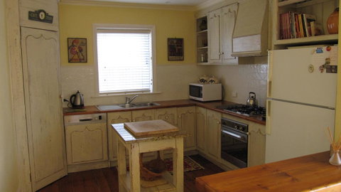 Gainsborough Cottage - Accommodation Mermaid Beach 10
