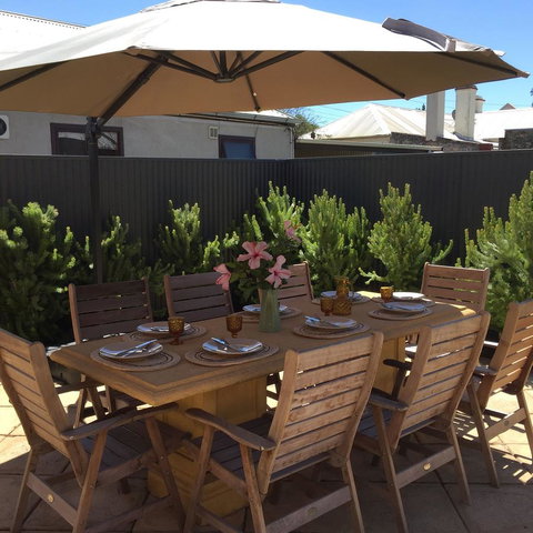 Gainsborough Cottage - Accommodation Mermaid Beach 1
