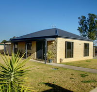 DBJ Holiday Units - Accommodation Mermaid Beach