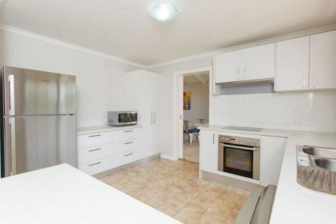 Bimbadeen - Accommodation Mermaid Beach 3
