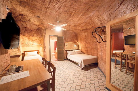 The Underground Motel - Accommodation Mermaid Beach 21