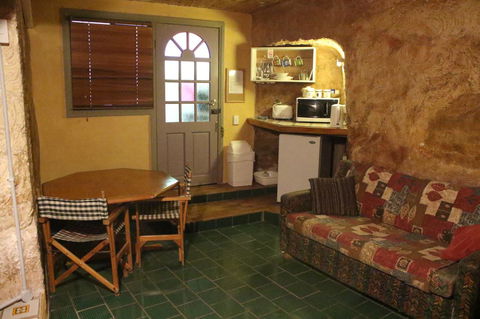 The Underground Motel - Accommodation Mermaid Beach 1