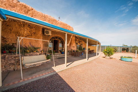 The Underground Motel - Accommodation Mermaid Beach 23