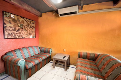 The Underground Motel - Accommodation Mermaid Beach 15