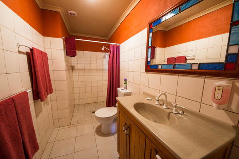 The Underground Motel - Accommodation Mermaid Beach 10