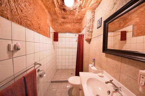 The Underground Motel - Accommodation Mermaid Beach 7