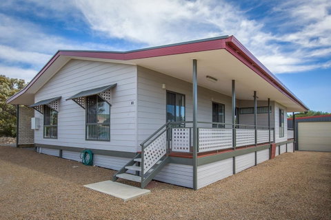 Desert Pea - Accommodation Mermaid Beach 0