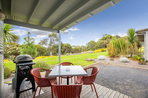 Blue Lake Holiday Park - Accommodation Mermaid Beach 34
