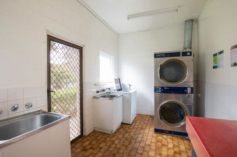 Blue Lake Holiday Park - Accommodation Mermaid Beach 11