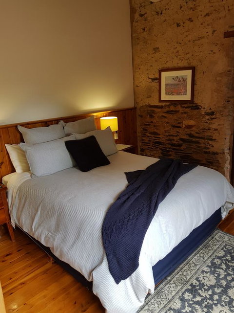 William Hunt's Retreat - Cypress Studio - Accommodation Mermaid Beach 2