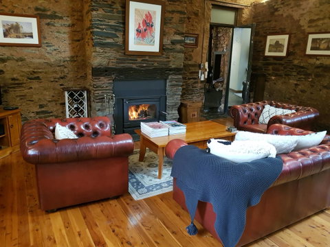 William Hunt's Retreat - Cypress Studio - Accommodation Mermaid Beach 7