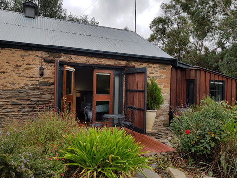William Hunt's Retreat - Cypress Studio - Accommodation Mermaid Beach 11