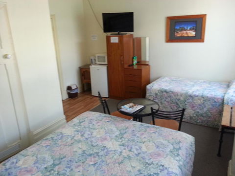 Sonbern Lodge Motel - Accommodation Mermaid Beach 4