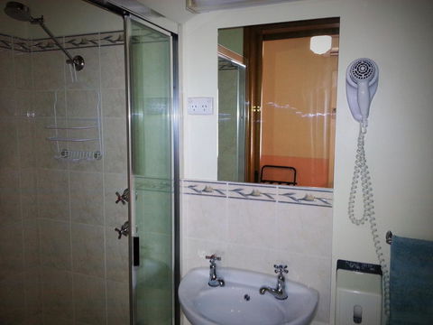 Sonbern Lodge Motel - Accommodation Mermaid Beach 16