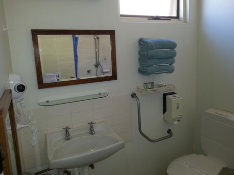 Sonbern Lodge Motel - Accommodation Mermaid Beach 28