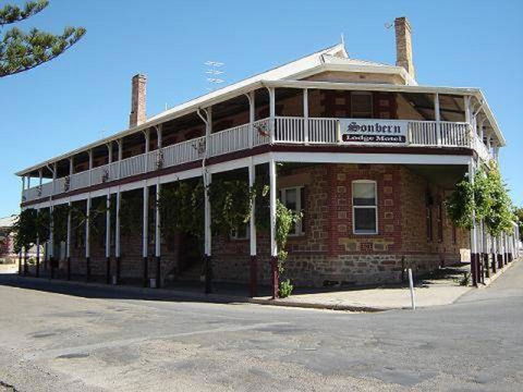 Sonbern Lodge Motel - Accommodation Mermaid Beach 0