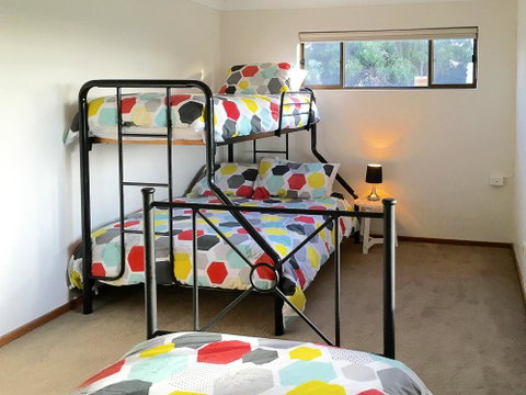Seacroft - Accommodation Mermaid Beach 17